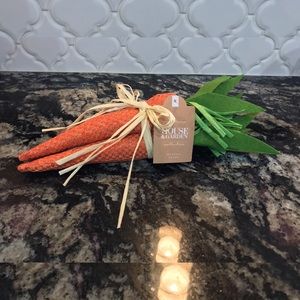 Farmhouse Decor - Set of 3 Fabric Carrots NEW